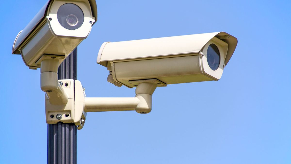 Cover image for Choosing a Home Security Camera 2026: Local Storage vs. Cloud